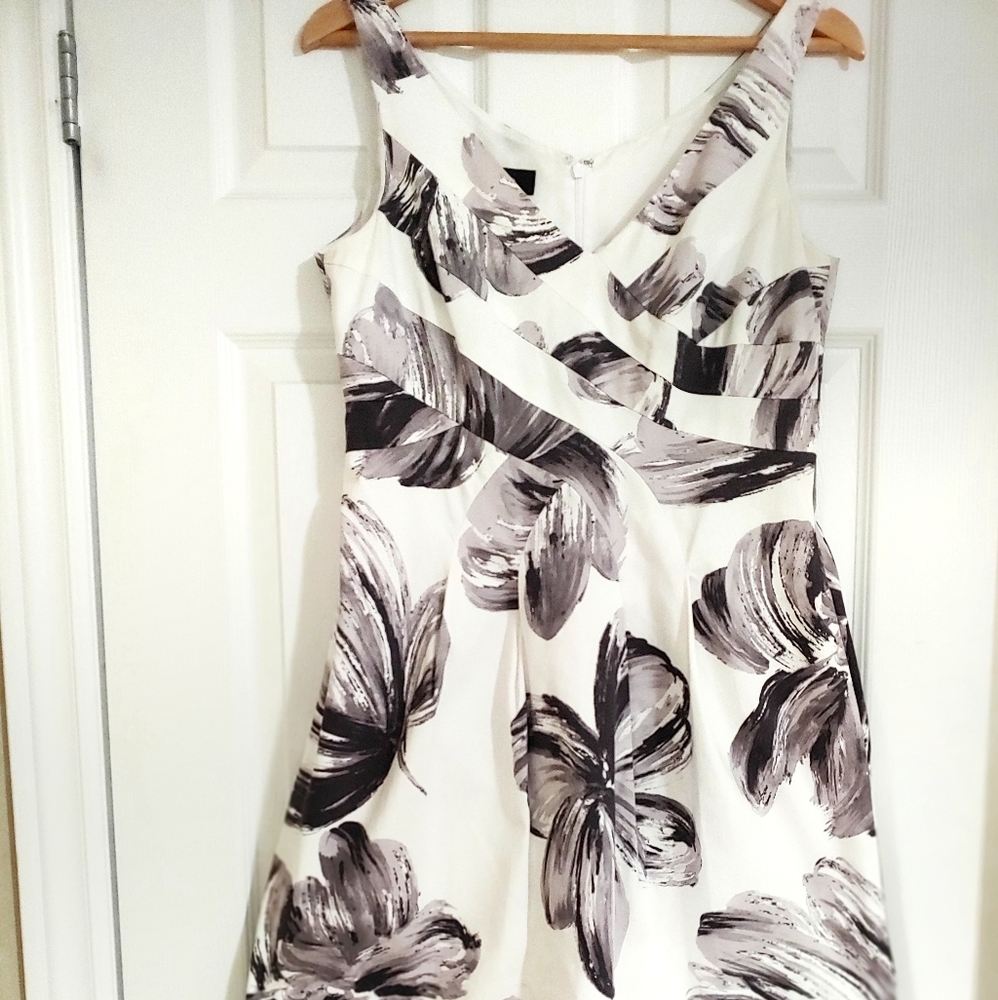 😍 2/$30Jones & co dress